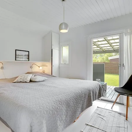 Holiday Krischan - 100m From The Sea By Interhome 3* Middelfart